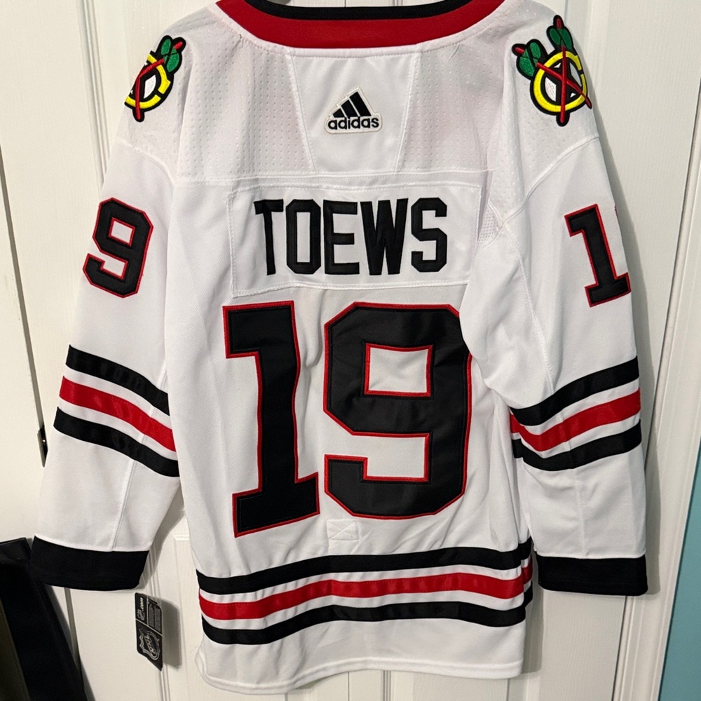 Adidas White blackhawks Jersey TOEWS #19. NWT - Picture 7 of 13